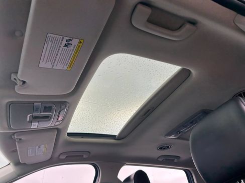 Used 2024 Kia Telluride S w/ S Sunroof Package FWD image 11