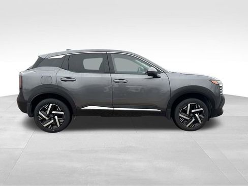 Used 2025 Nissan Kicks SV w/ Charging Package image 12