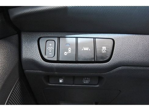 Used 2020 Hyundai Ioniq SE FWD image 23