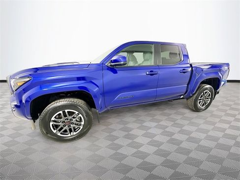 Used 2024 Toyota Tacoma 4x4 Double Cab image 9