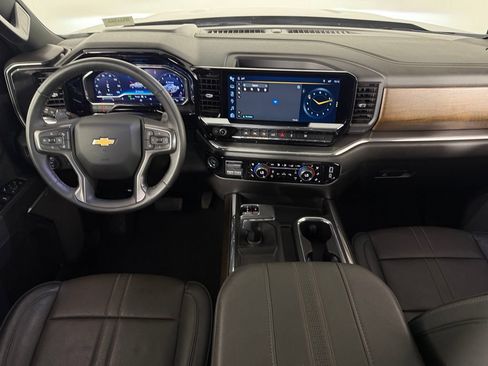 Used 2024 Chevrolet Silverado 1500 High Country w/ Technology Package AWD/4WD image 14