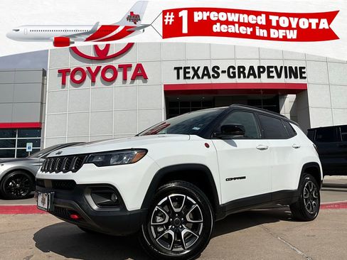 Used 2025 Jeep Compass Trailhawk w/ Trailer Tow Group image 1