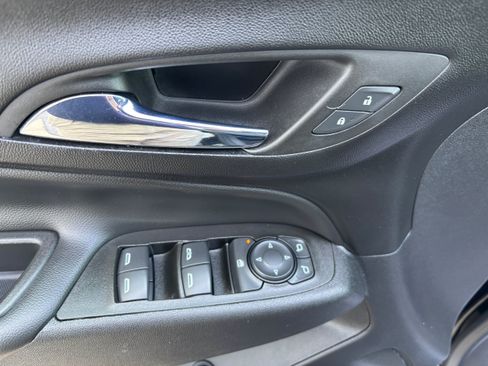 Used 2022 Chevrolet Equinox LT AWD/4WD image 18