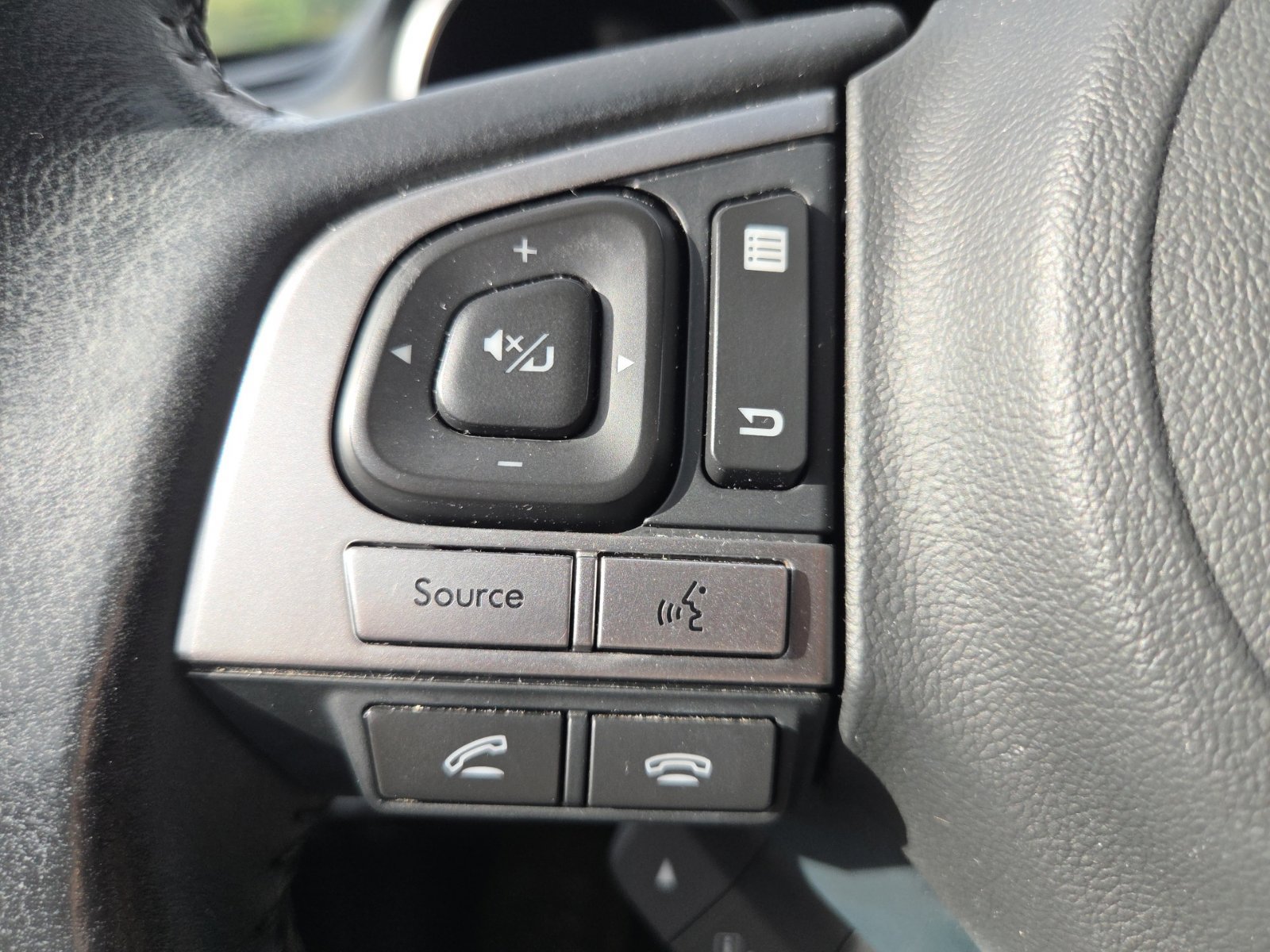 Used 2016 Subaru Outback 2.5i Limited AWD/4WD image 20