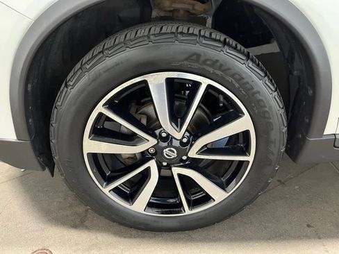 Used 2019 Nissan Rogue SL w/ Premium Package AWD/4WD image 28