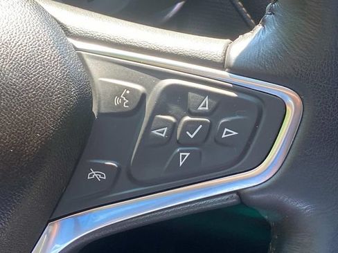 Used 2018 Chevrolet Equinox Premier FWD image 22