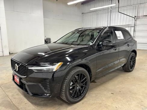Used 2024 Volvo XC60 B5 Plus w/ Protection Package Premier AWD/4WD image 3