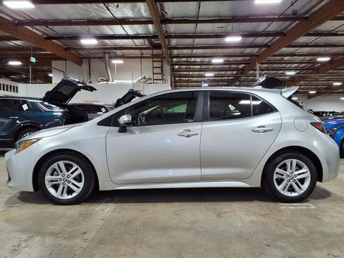 Used 2019 Toyota Corolla SE w/ Carpet Mat Package image 7