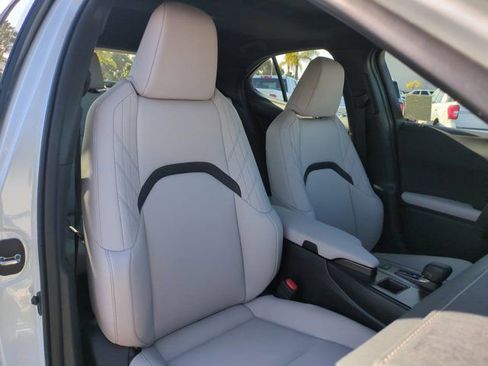 Used 2025 Lexus UX 300h FWD image 31