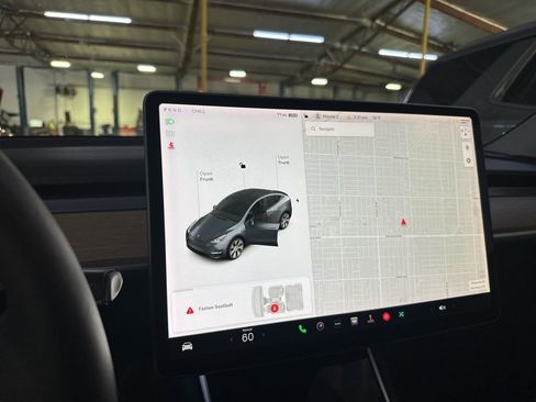 Used 2020 Tesla Model Y Long Range image 9