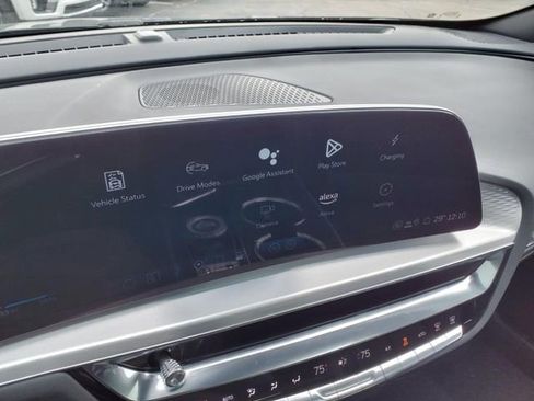 New 2025 Cadillac Lyriq Luxury image 31