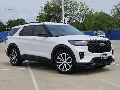 New 2026 Ford Explorer ST-Line w/ Premium Package RWD image 2