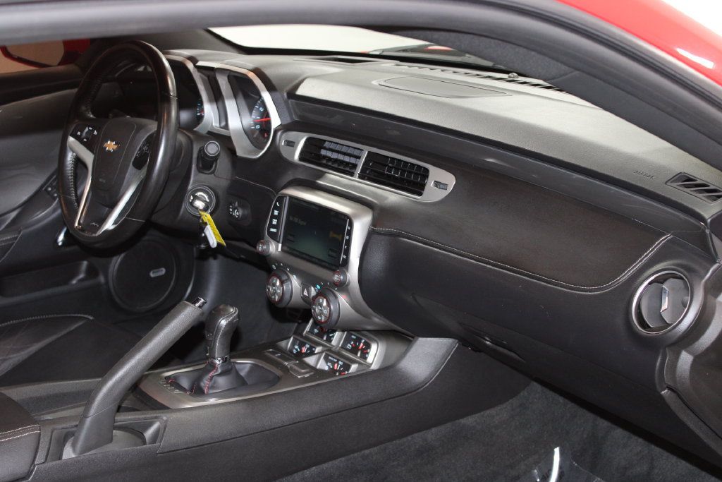 Used 2015 Chevrolet Camaro SS RWD image 26
