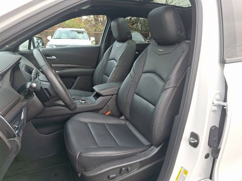 Used 2022 Cadillac XT4 Sport w/ Enhanced Visibility Package image 16