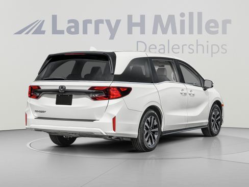 Used 2025 Honda Odyssey EX-L image 2