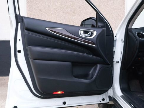 Used 2017 INFINITI QX60 Luxe w/ Deluxe Technology Package image 19