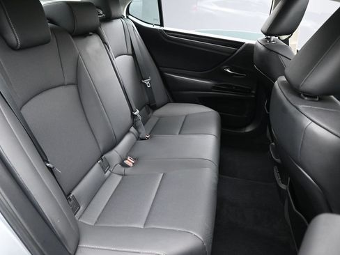 Used 2022 Lexus ES 350 w/ ES 350 Ultra Luxury Package FWD image 19