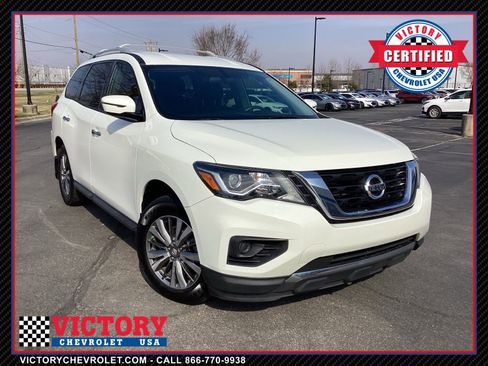 Used 2018 Nissan Pathfinder S image 1