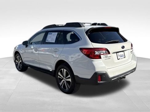 Used 2018 Subaru Outback 3.6R Limited AWD/4WD image 5
