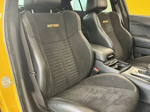 Used 2018 Dodge Charger R/T RWD image 16