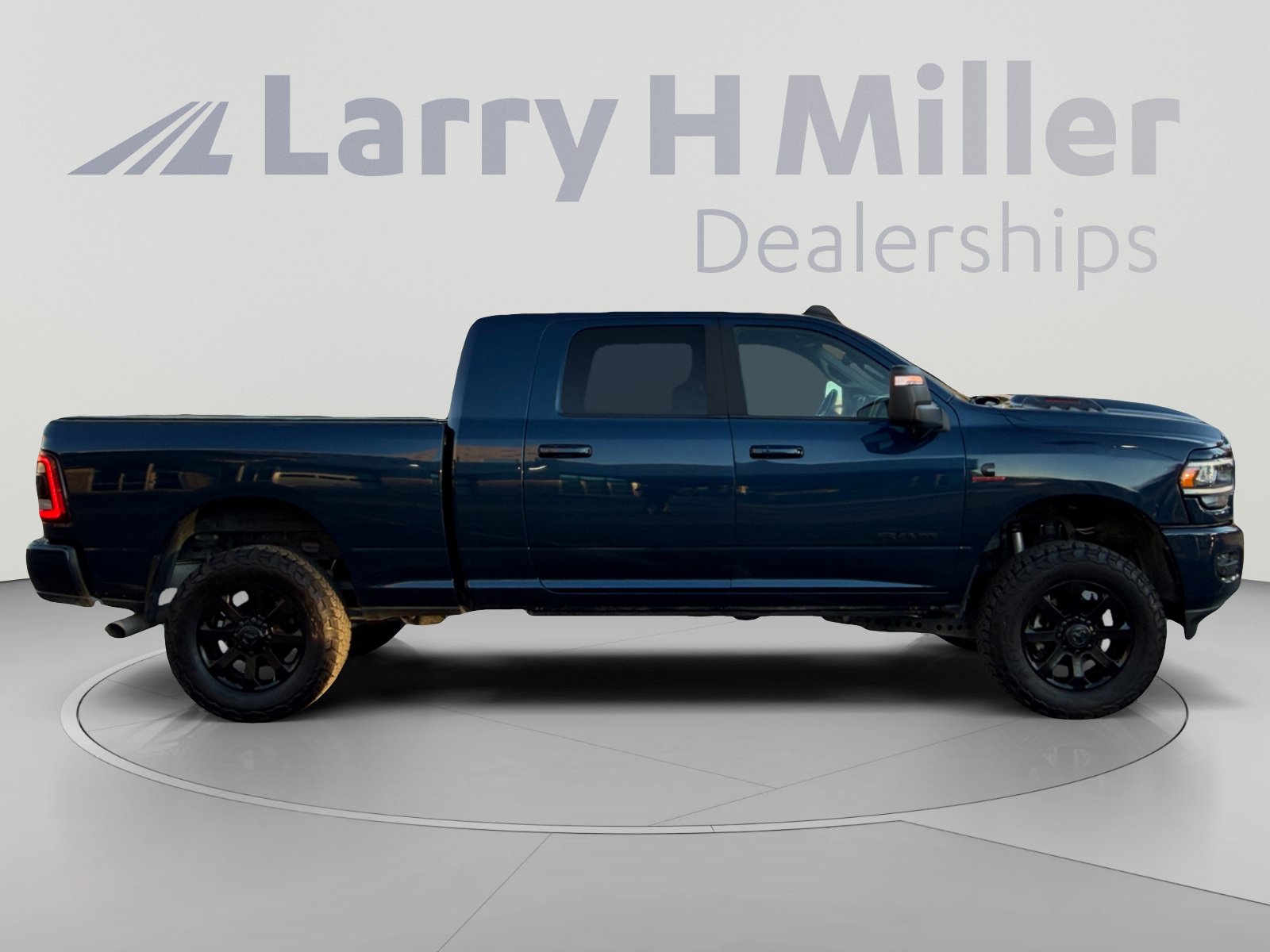 Used 2024 RAM 2500 Laramie w/ Night Edition AWD/4WD image 6