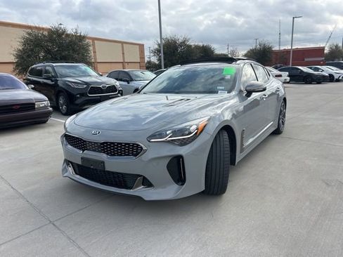 Used 2019 Kia Stinger GT2 image 8