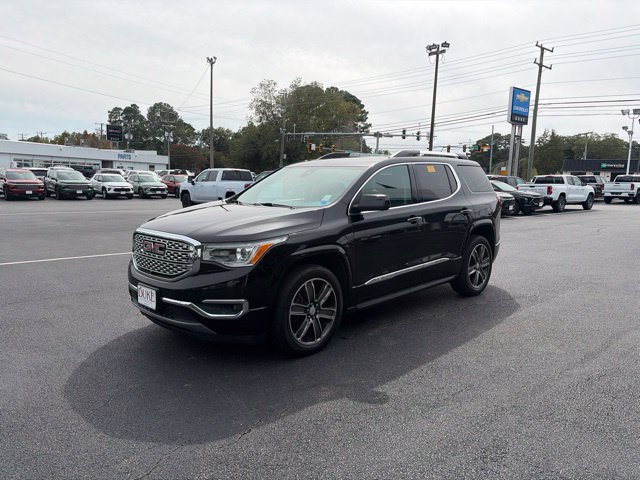 Used 2017 GMC Acadia Denali w/ Technology Package FWD image 4