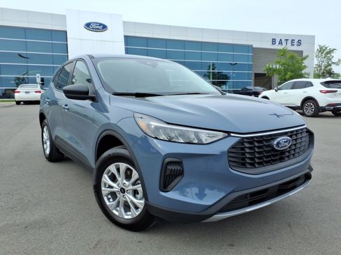 Used 2026 Ford Escape Active w/ Cold Weather Package AWD/4WD image 1