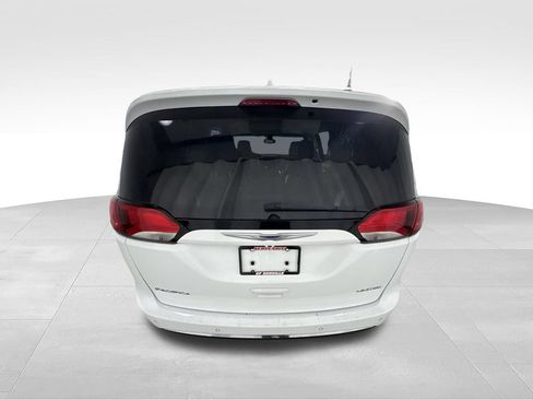 Used 2020 Chrysler Pacifica Limited FWD image 7