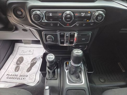 Used 2020 Jeep Wrangler Unlimited Sport AWD/4WD image 30