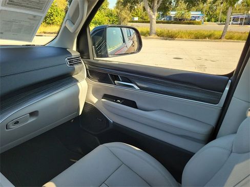 Used 2024 Jeep Wagoneer Series II w/ Premium Group I image 14