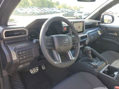 Used 2025 Toyota Tacoma TRD Sport image 12