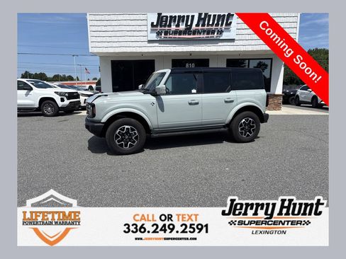 Used 2024 Ford Bronco Outer Banks AWD/4WD image 1