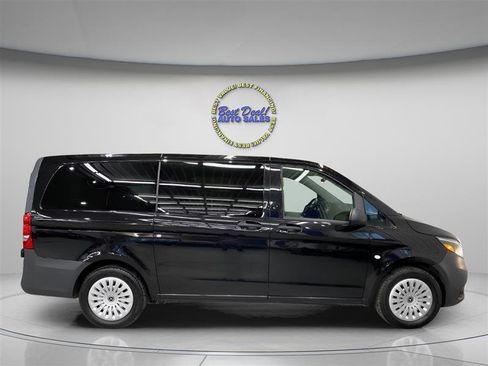 Used 2019 Mercedes-Benz Metris Passenger image 7