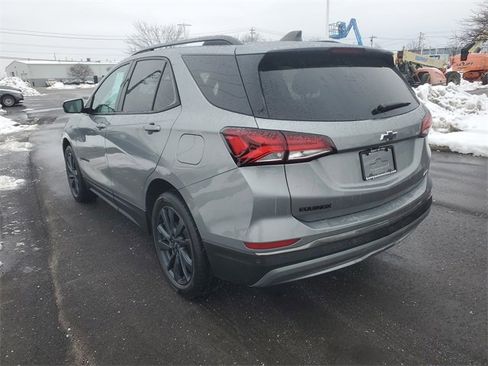 Used 2023 Chevrolet Equinox RS image 3