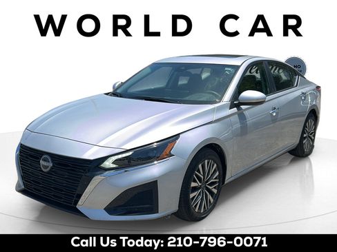 Used 2025 Nissan Altima 2.5 SV w/ SV Premium Package FWD image 7