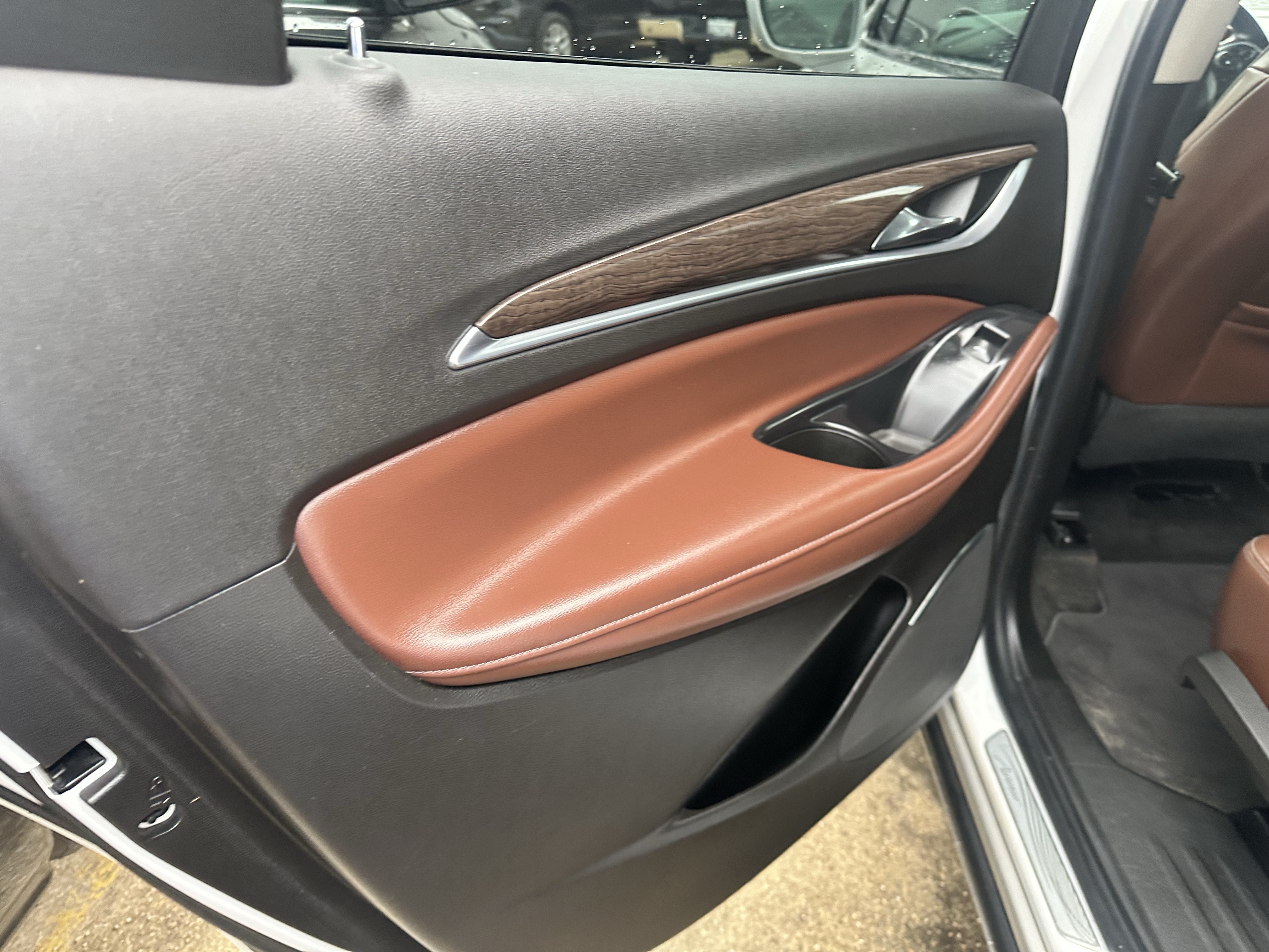 Used 2018 Buick Enclave Avenir w/ Avenir Technology Package AWD/4WD image 11