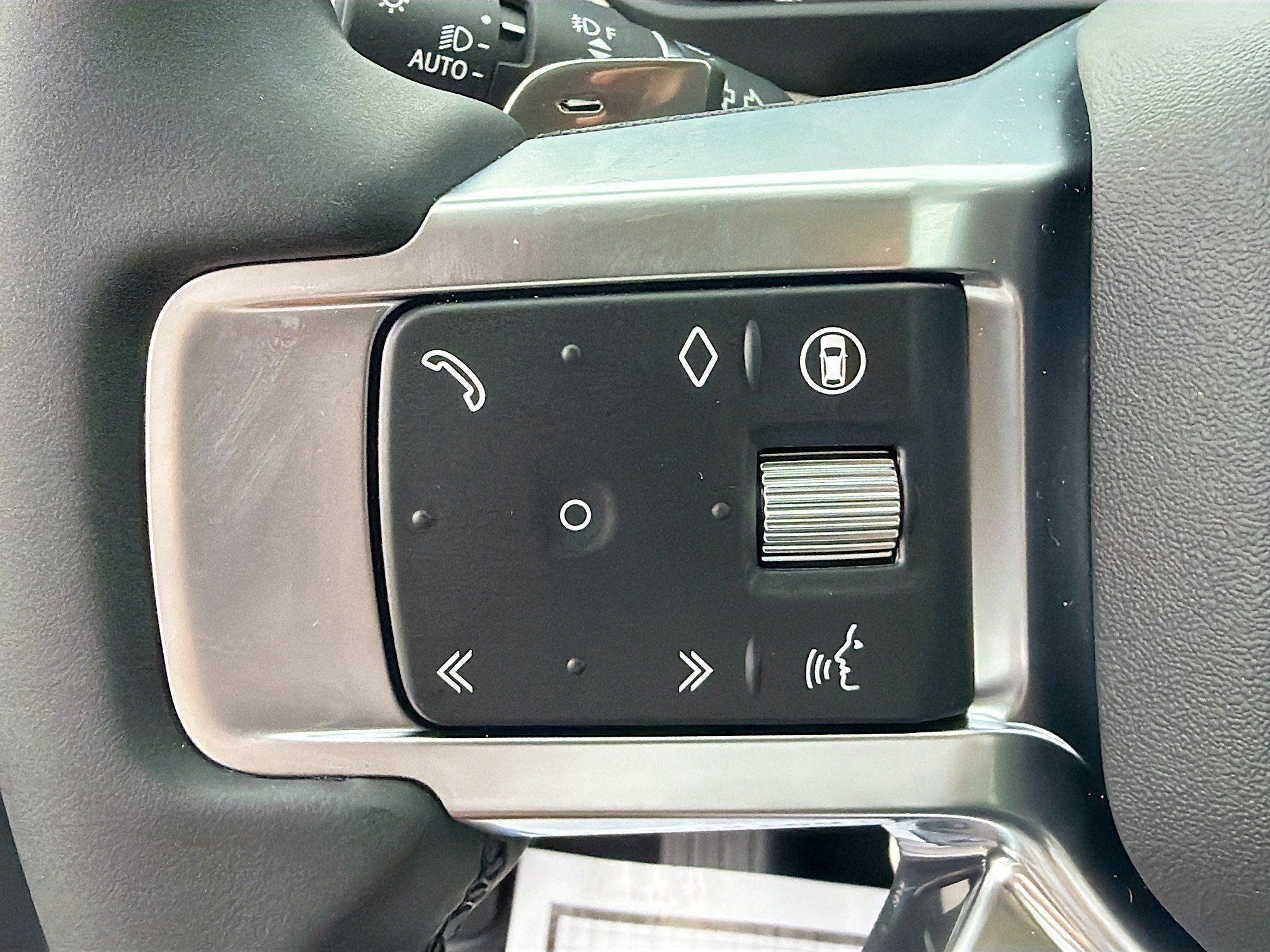 New 2026 Land Rover Discovery Limited Edition AWD/4WD image 39