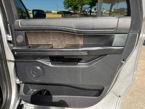 Used 2020 Ford Expedition Max Limited w/ Equipment Group 301A RWD image 30