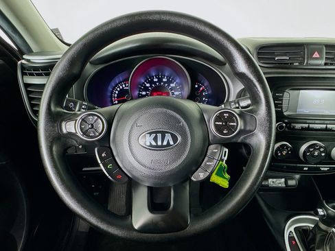Used 2016 Kia Soul + image 11