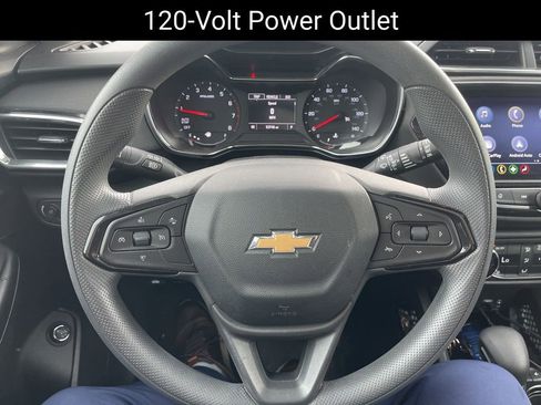 Used 2021 Chevrolet TrailBlazer LT w/ Sun and Liftgate Package FWD image 16