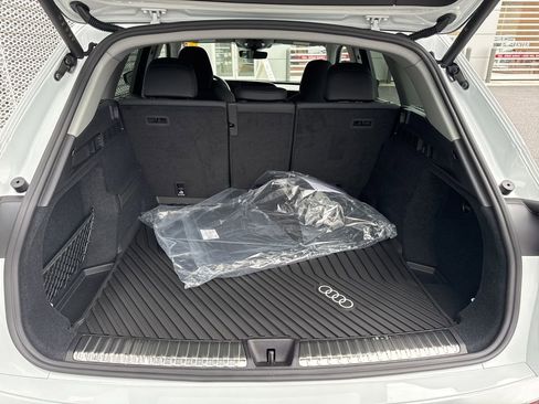 New 2025 Audi Q5 Prestige image 11