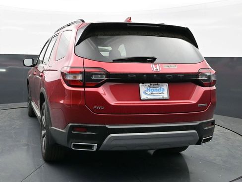 Used 2025 Honda Pilot Touring image 5