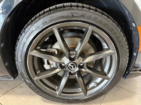 Used 2018 MAZDA MX-5 Miata Club image 11