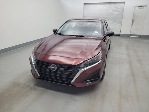Used 2025 Nissan Altima 2.5 SV FWD image 15
