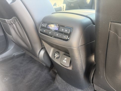 Used 2023 Hyundai Palisade Limited AWD/4WD image 26