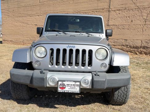 Used 2014 Jeep Wrangler Unlimited Sahara w/ Max Tow Package image 4