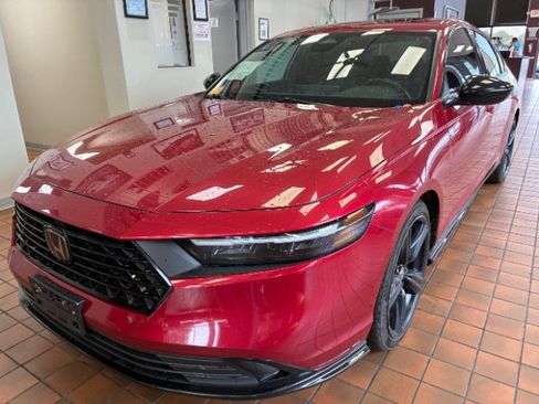 Used 2024 Honda Accord Sport image 6