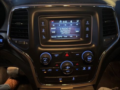 Used 2014 Jeep Grand Cherokee Laredo w/ Quick Order Package 23E image 16