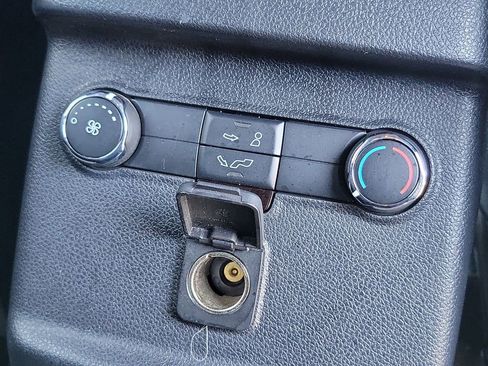 Used 2018 Ford Explorer XLT FWD image 22